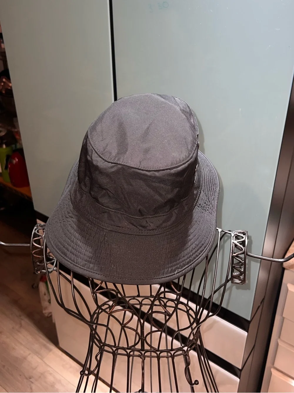 Banana Republic Black Safari Bucket Hat With Side vents M/L
